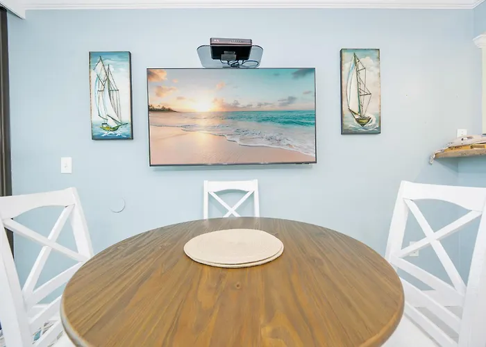 Apartment Island Winds West 676 *